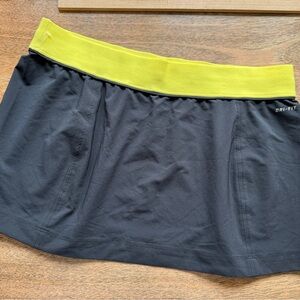 Nike Gray Mini Athletic Tennis skirt size large NWOT